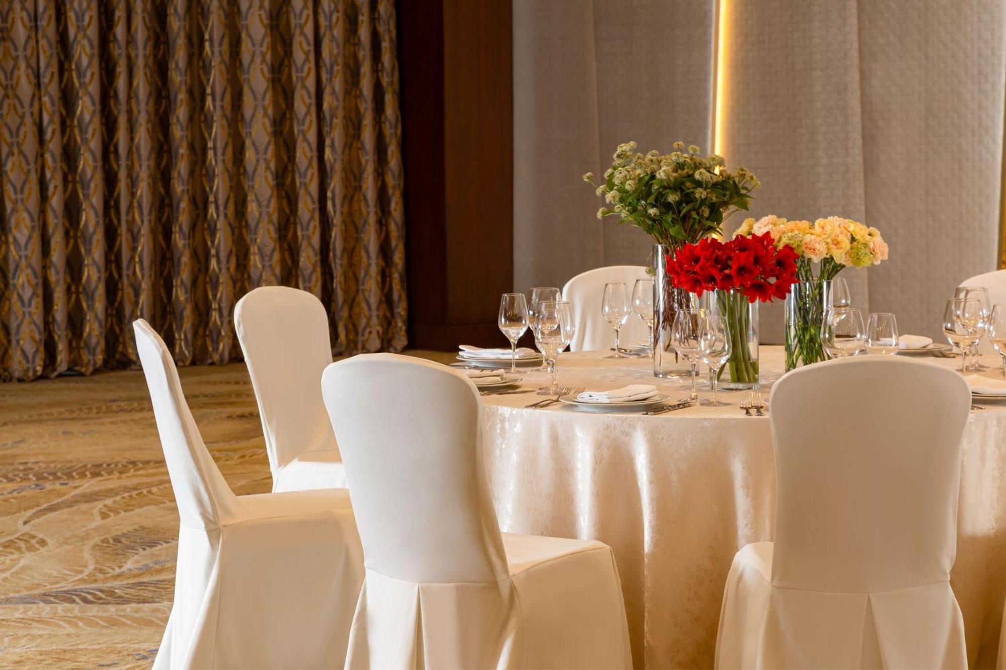 Baku Marriott Hotel Boulevard Ngoại thất bức ảnh Banquet hall